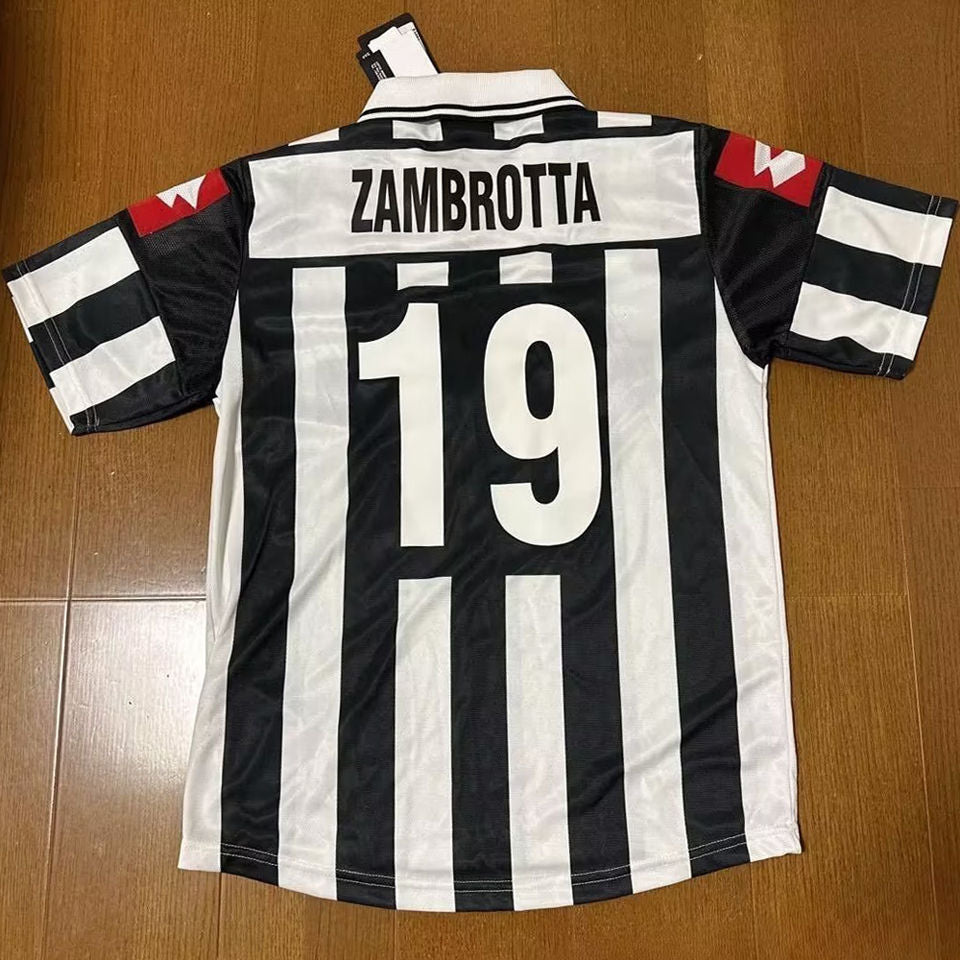 Juventus 2001/02 Home Kit