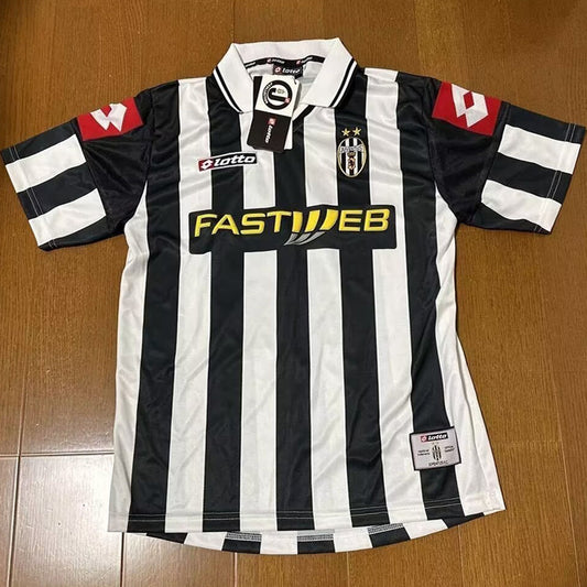 Juventus 2001/02 Home Kit
