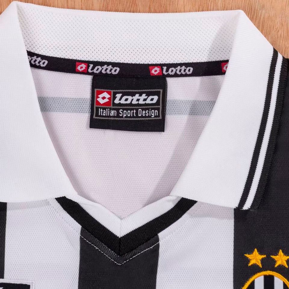 Juventus 2001/02 Home Kit